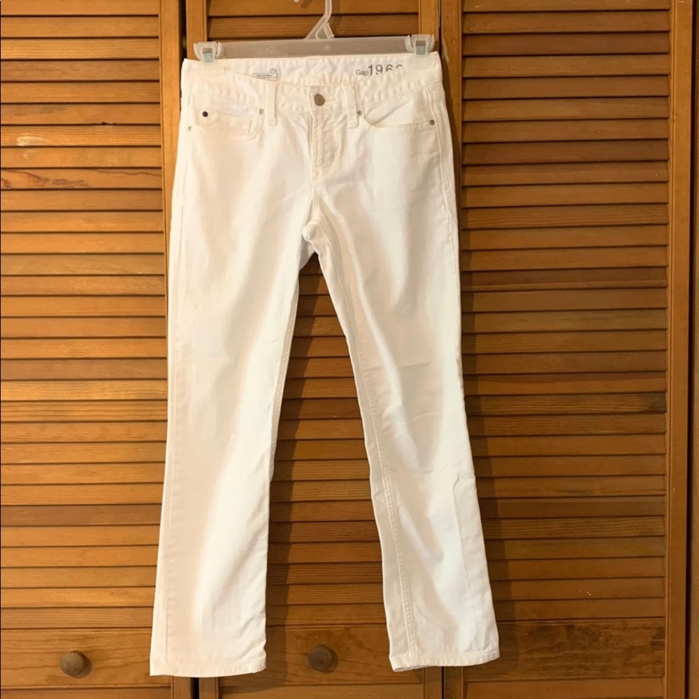 Gap 1969 real straight 25r white jeans